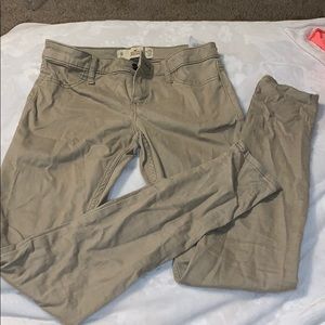 Khaki hollister super skinny jeans